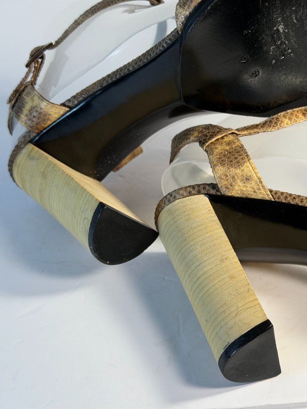 Gucci Sandals size 9B - Picture 4 of 16